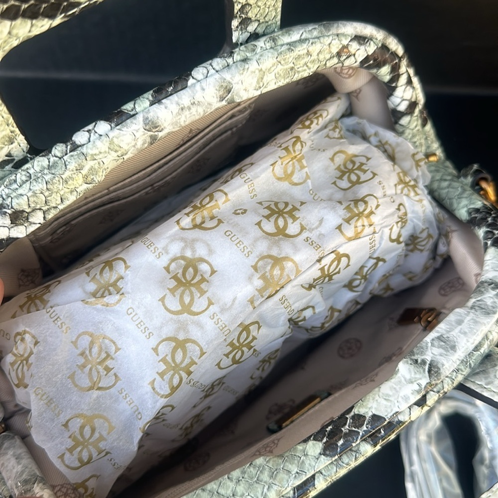 New GUESS Errin Snakeskin Small Frame Satchel - Picture 10 of 10